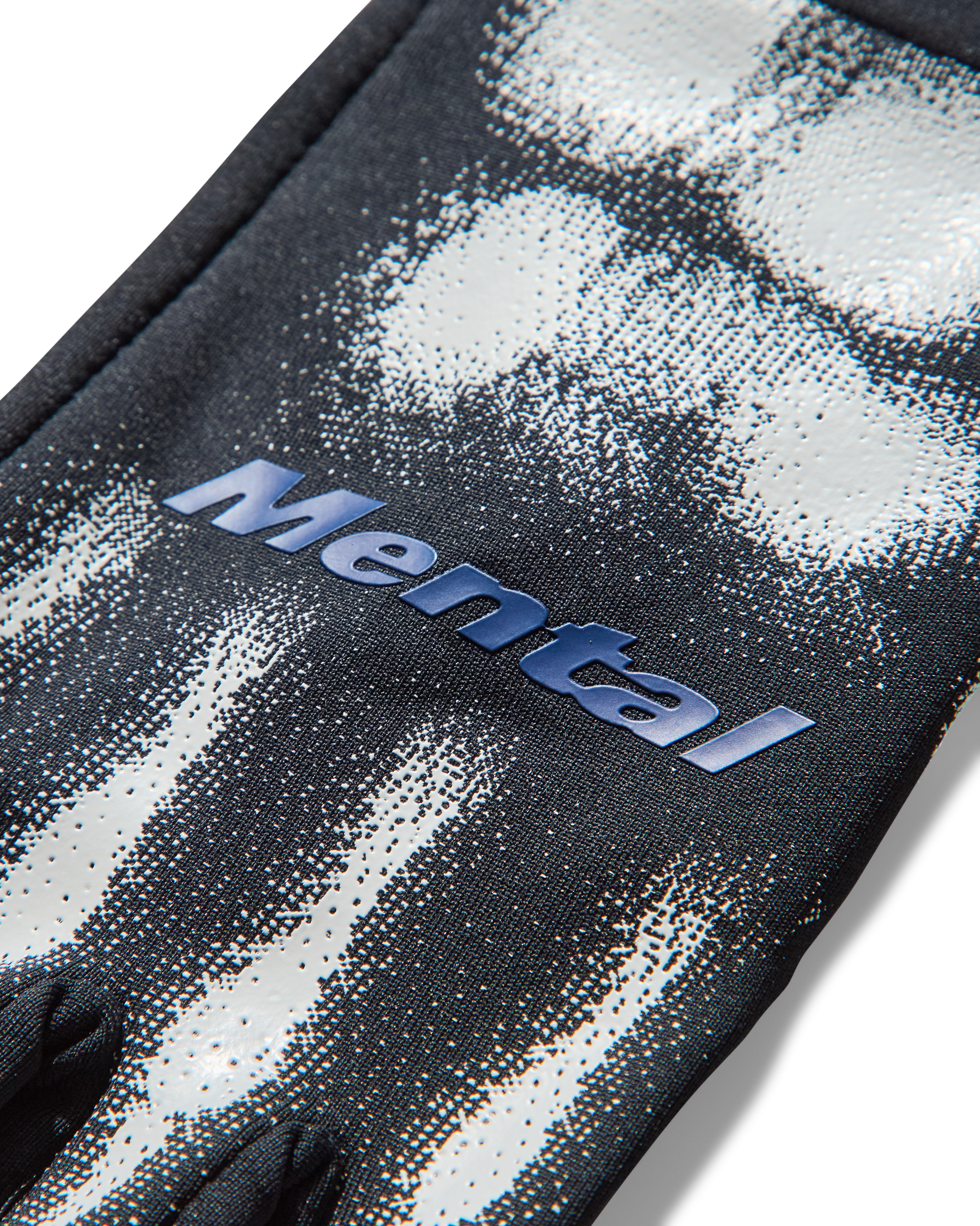 Close-up detail of Mental Athletic BURNT KNUCKLES trail gloves fabric, breathable and flexible for running in cold weather