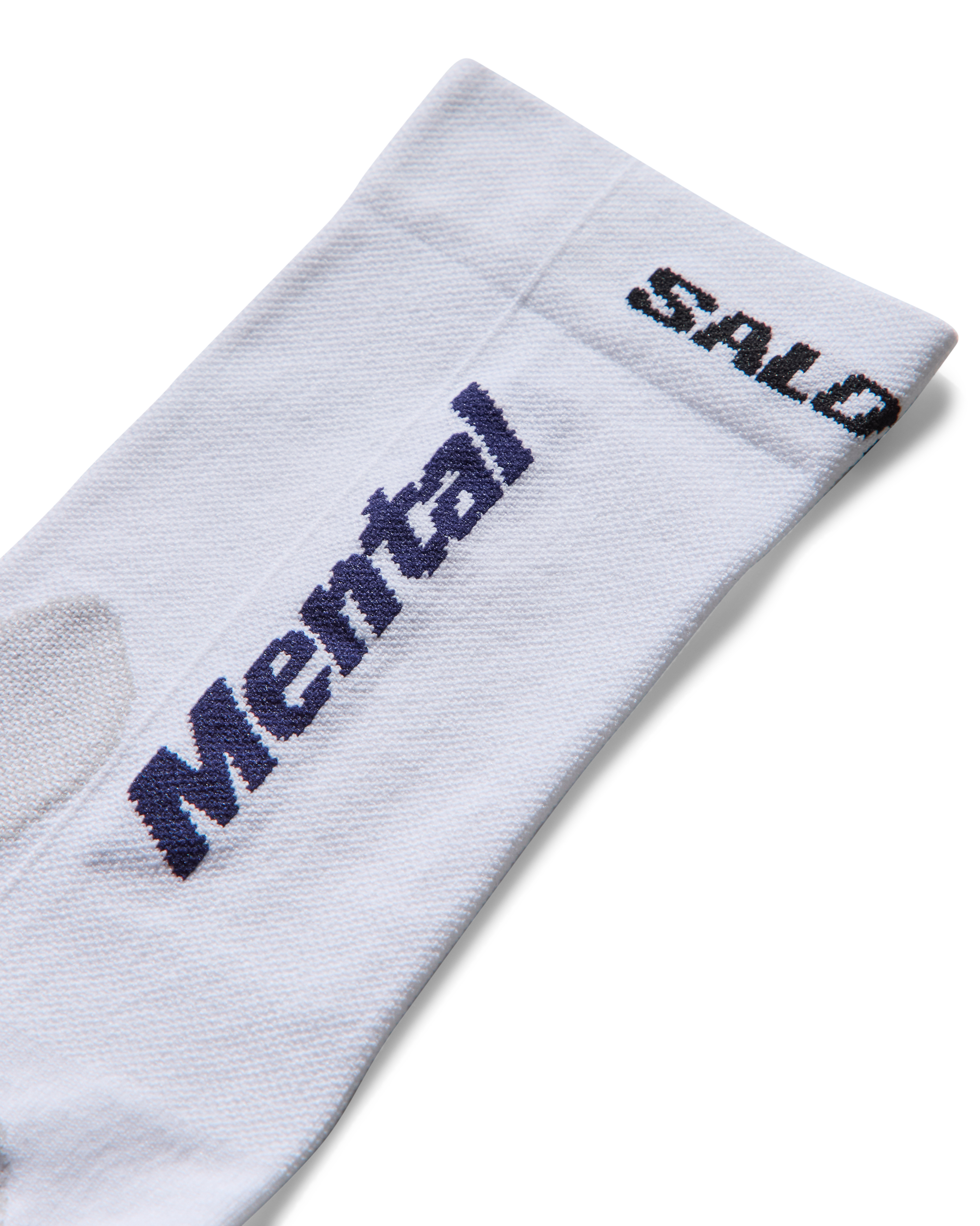 Mental Athletic CREW SOCKS in white, trail running socks with modern design, breathable knit and cushioned structure
