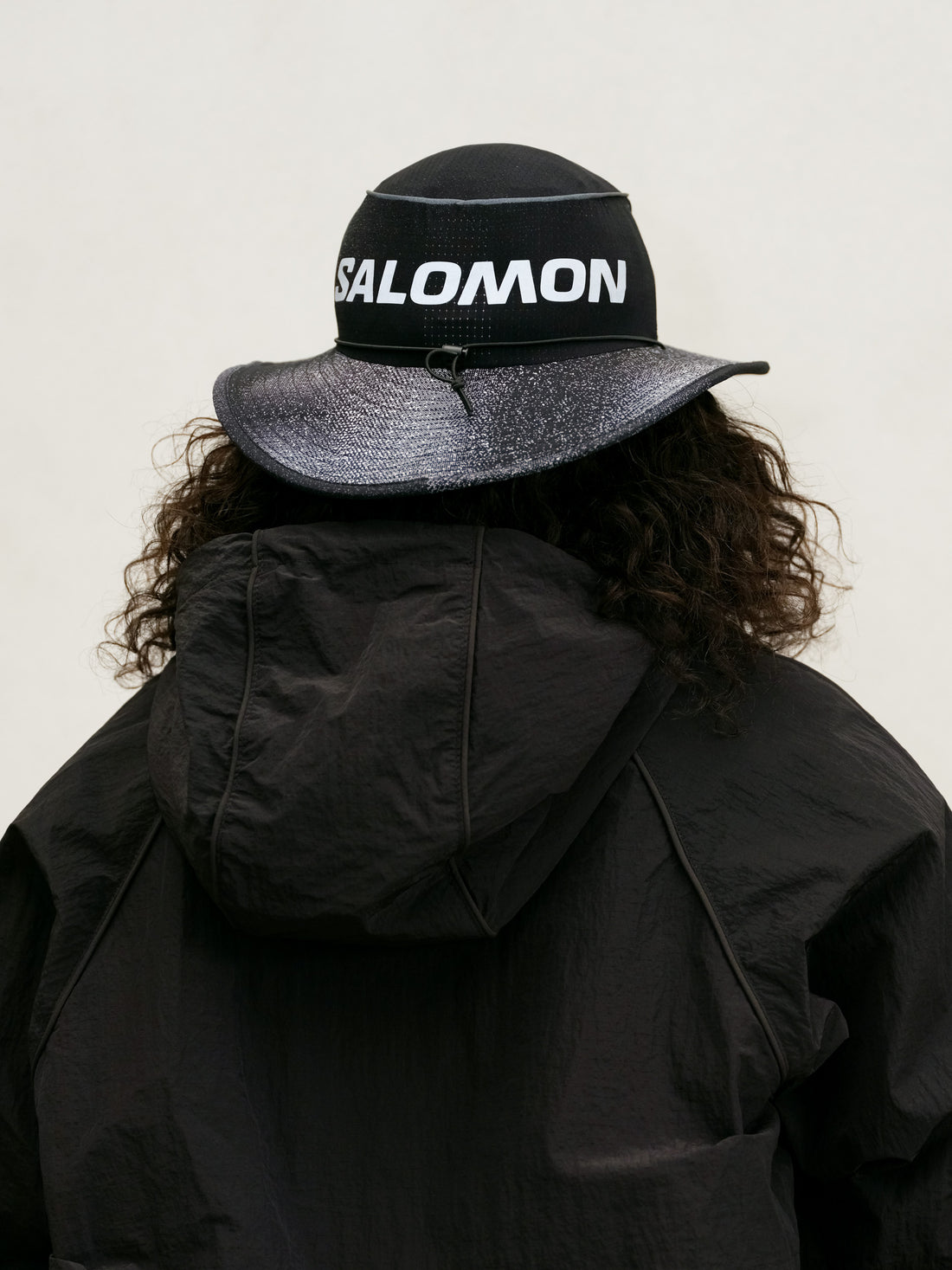 CHILL SHIELD SPEED BOB Mental Athletic trail cap worn from behind, wide brim and modern outdoor style for reliable sun protection